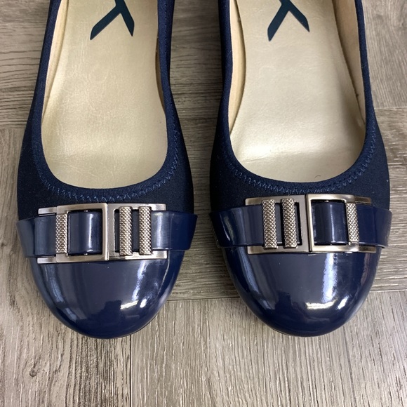 Ann Klein blue women’s flats - Picture 3 of 8